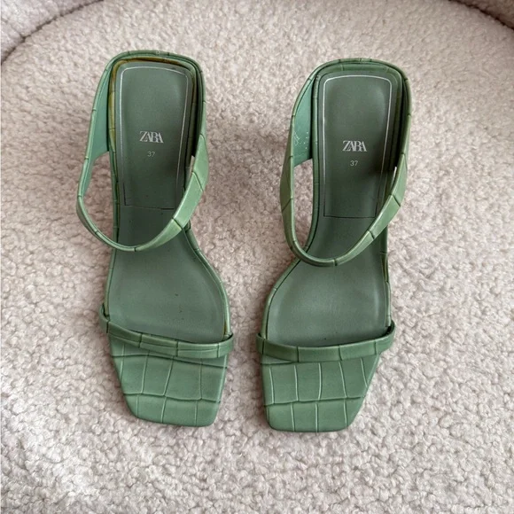 ZARA Sage Green Croc-Embossed Heels - Picture 4 of 9